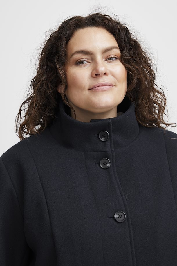 Fransa Plus Size Selection FPPAIGE Outerwear Dark Peacoat – Shop Dark  Peacoat FPPAIGE Outerwear from size 44-56 here
