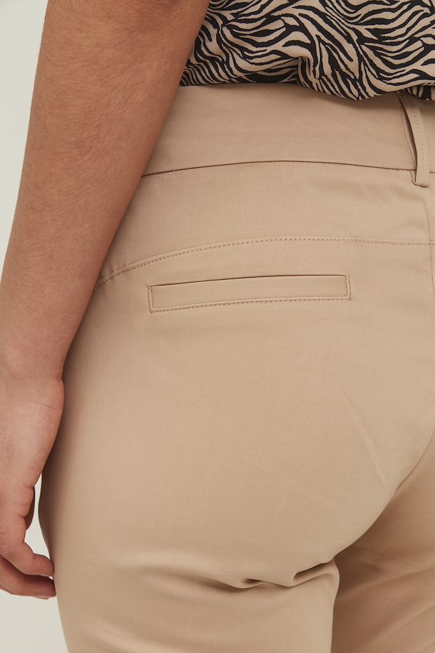 Fransa Capri pants Doeskin – Shop size 32-46 Doeskin Capri from here pants